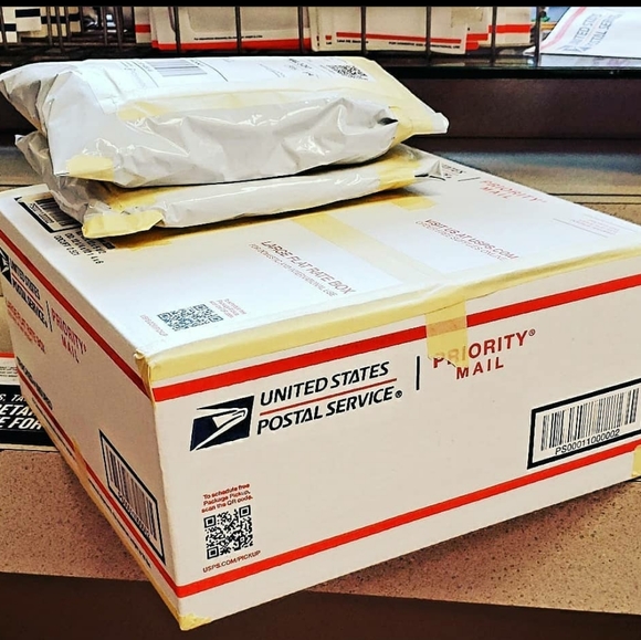 Meet your Posher, Tiffany - Picture 4 of 5